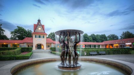 Brunnen am historischen Bahnhof von Bad Saarow am Scharmützelsee in Oder-Spree