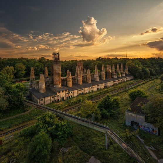 Schachtofenbatterie von oben bei abendlicher Stimmung