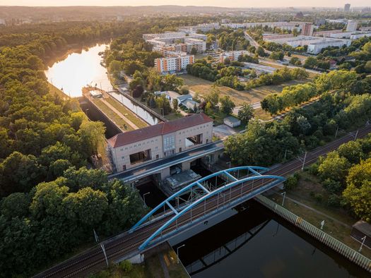 Zwillingsschachtschleuse in Eisenhüttenstadt in Oder-Spre