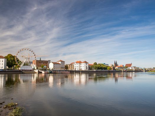 Skyline Frankfurt (Oder) vom Wasser in Oder Spree