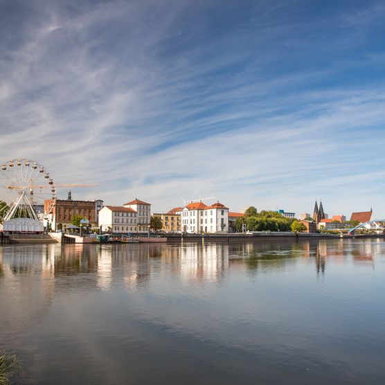 Skyline Frankfurt (Oder) vom Wasser in Oder Spree