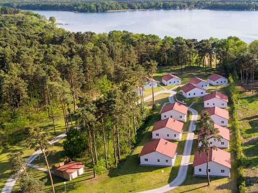 Luftbildaufnahme vom Seepark Wolfswinkel am Großen Storkower See.