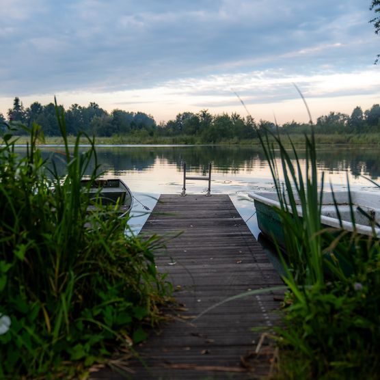 Steg an der Spree in Beeskow bei Morgenstimmung 